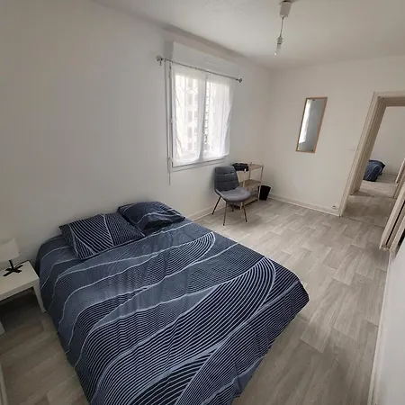 Апартаменти Cosy T3 *