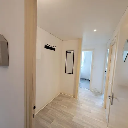 Апартаменти Cosy T3 *